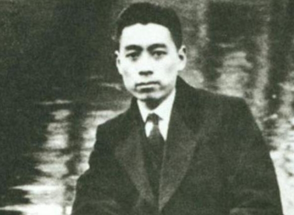 1929年，张英和傅桂兰假扮夫妻，到济南暗杀大叛徒王复元，不料刚住进济南的一家客