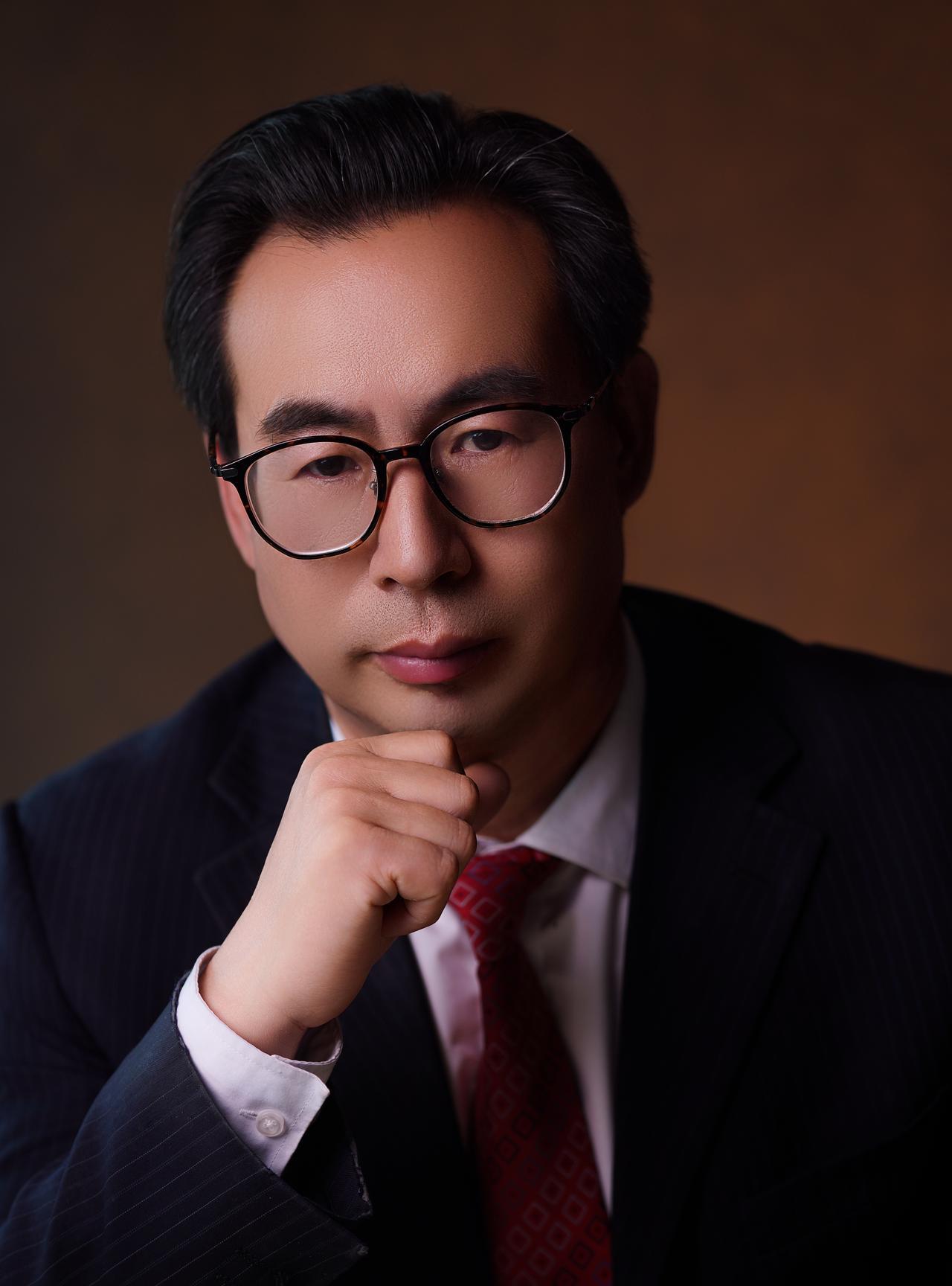 著名画家张德全在我创建的“良友汇”微信群里发言说：这个世界没有傻瓜，利益，都是人