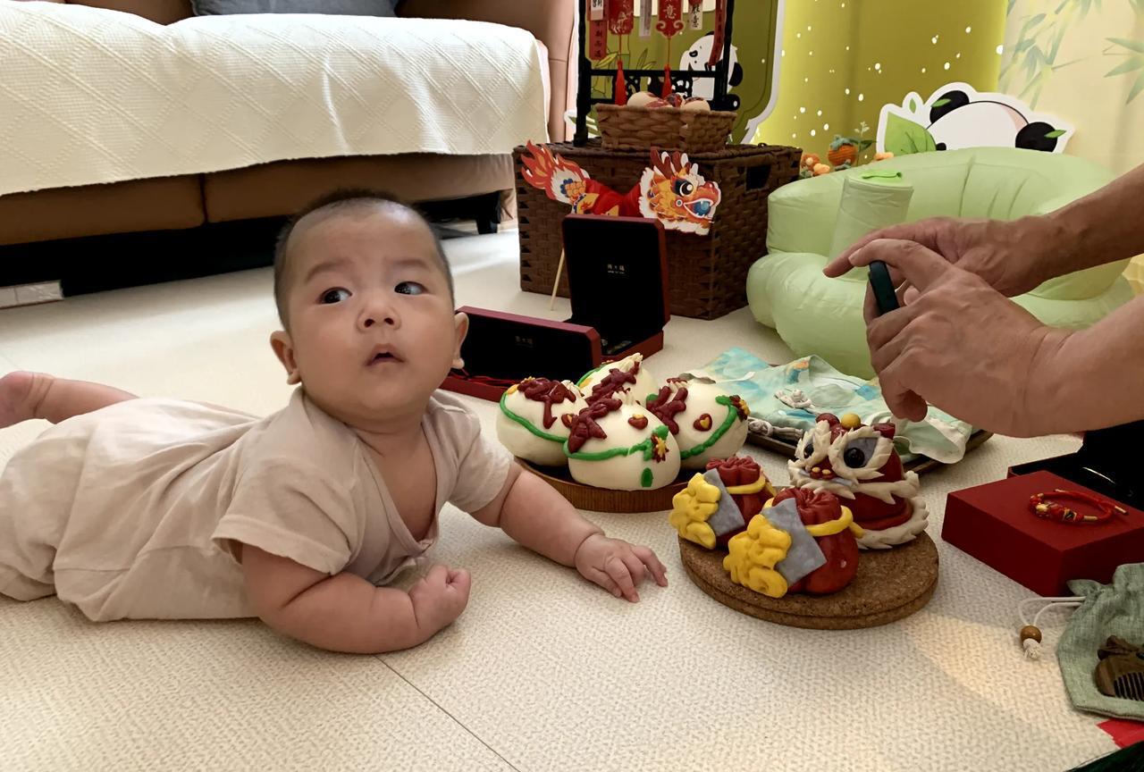 我是教师，从今天开始正式进入夏日30天休假模式。
从当教师那天起，这样休假模式已