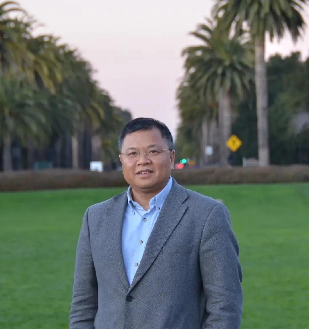 他被外界称为科研疯子，他的存在更是让美国航母直接后退100海里！2009年，他选