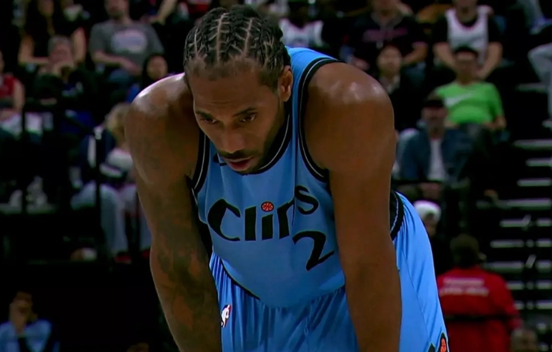 泰伦卢可以下课了！
肖末节的战术策略绝对大师级别，泰伦卢一辈子也学不到：五连胜绝