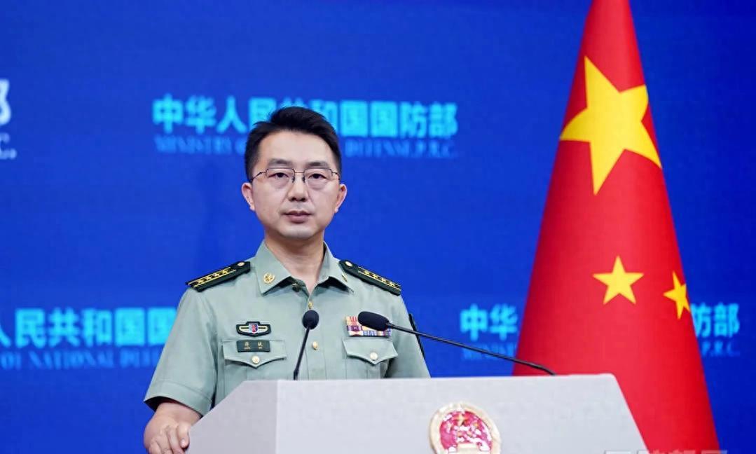 反了，全反了！日本这本白皮书，真的是全写反了。日本政府最新发布的《防卫白皮书》像