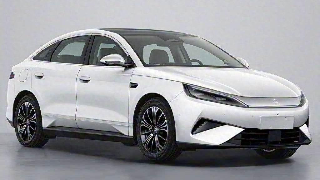 比亚迪秦MAX要来了，外观很帅气，最高续航630公里，能否畅销？