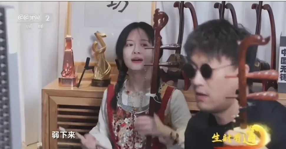 二饼战胜力哥央视露脸











我的天哪！太不可思议了！二饼居然赢了