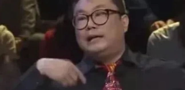 尹相杰于文华的爱与守护











天呐！尹相杰竟然暗恋于文华这么多年