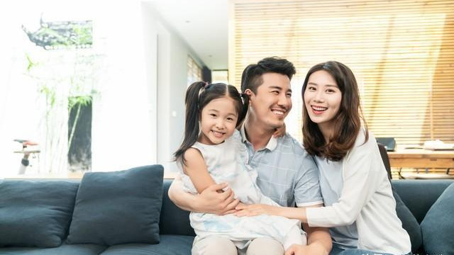 我52岁离婚后一直住弟弟家，弟媳不悦我想离开，侄子：我们跟你走
