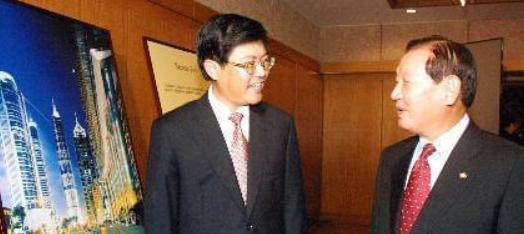 驻韩大使李滨间谍案











李滨，曾经的驻韩大使，光鲜亮丽的外交官