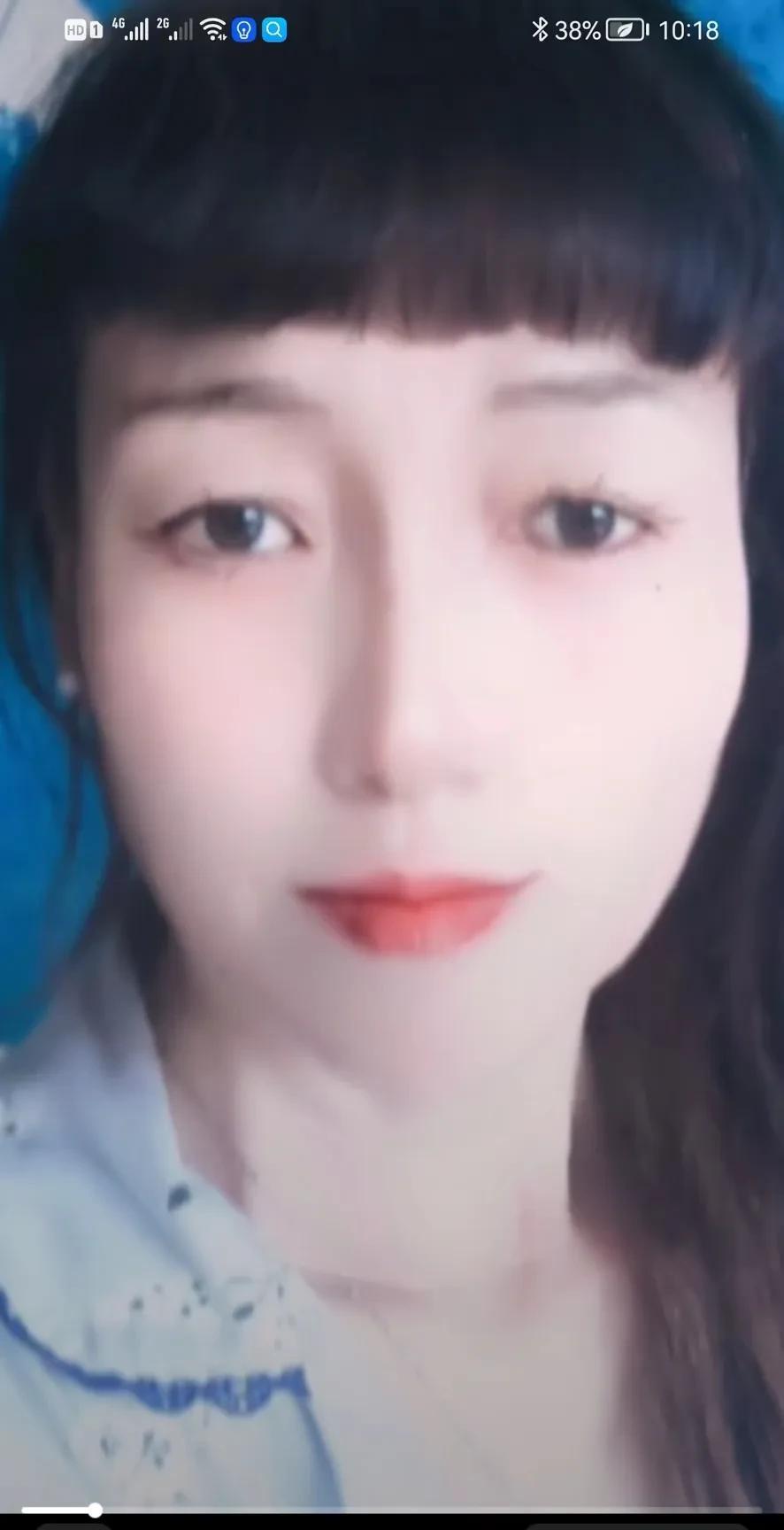 好色女人的五大特征
好色女人
面孔带桃花，未语先笑
好色女人
眼睛会说话，眉目传