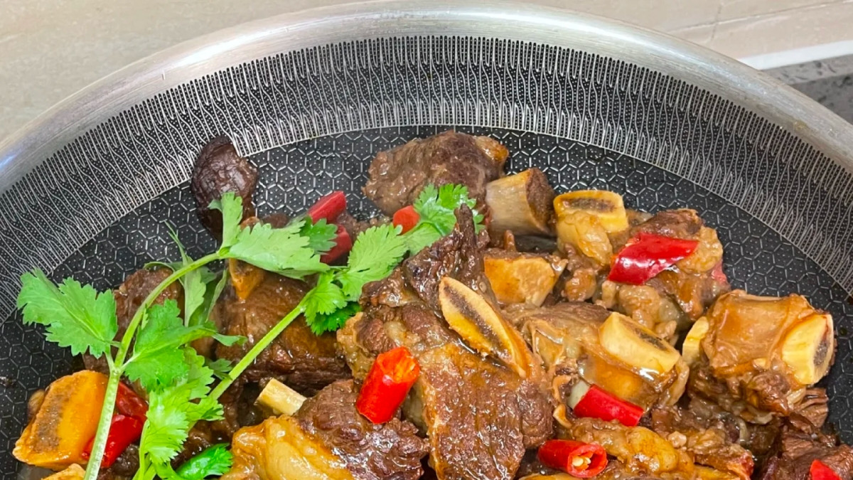 肉食爱好者必冲！这辣炖牛排骨香疯啦
