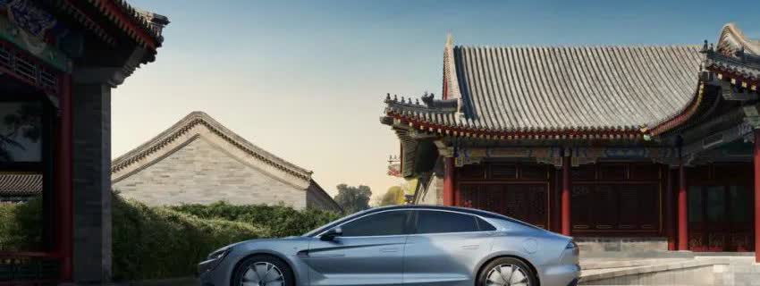 比亚迪狂砸数亿元，全盘接管腾势汽车。2024年9月中旬，腾势汽车股权变更，奔驰母