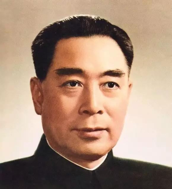 1976年，周总理的追悼会为何会推迟了10分钟？背后原因令人泪目。
1976年1