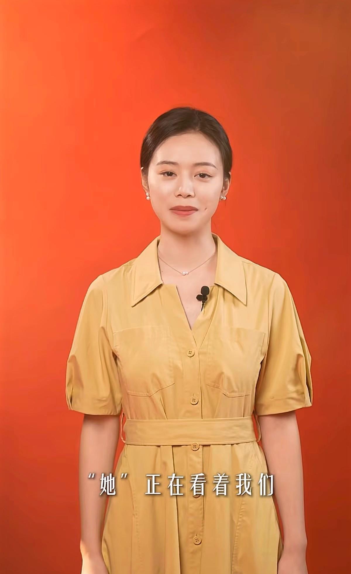 九大主播闪亮登场，董宇辉最后压轴出场，最亮的却是另外一人。
这个人就是新主播真真
