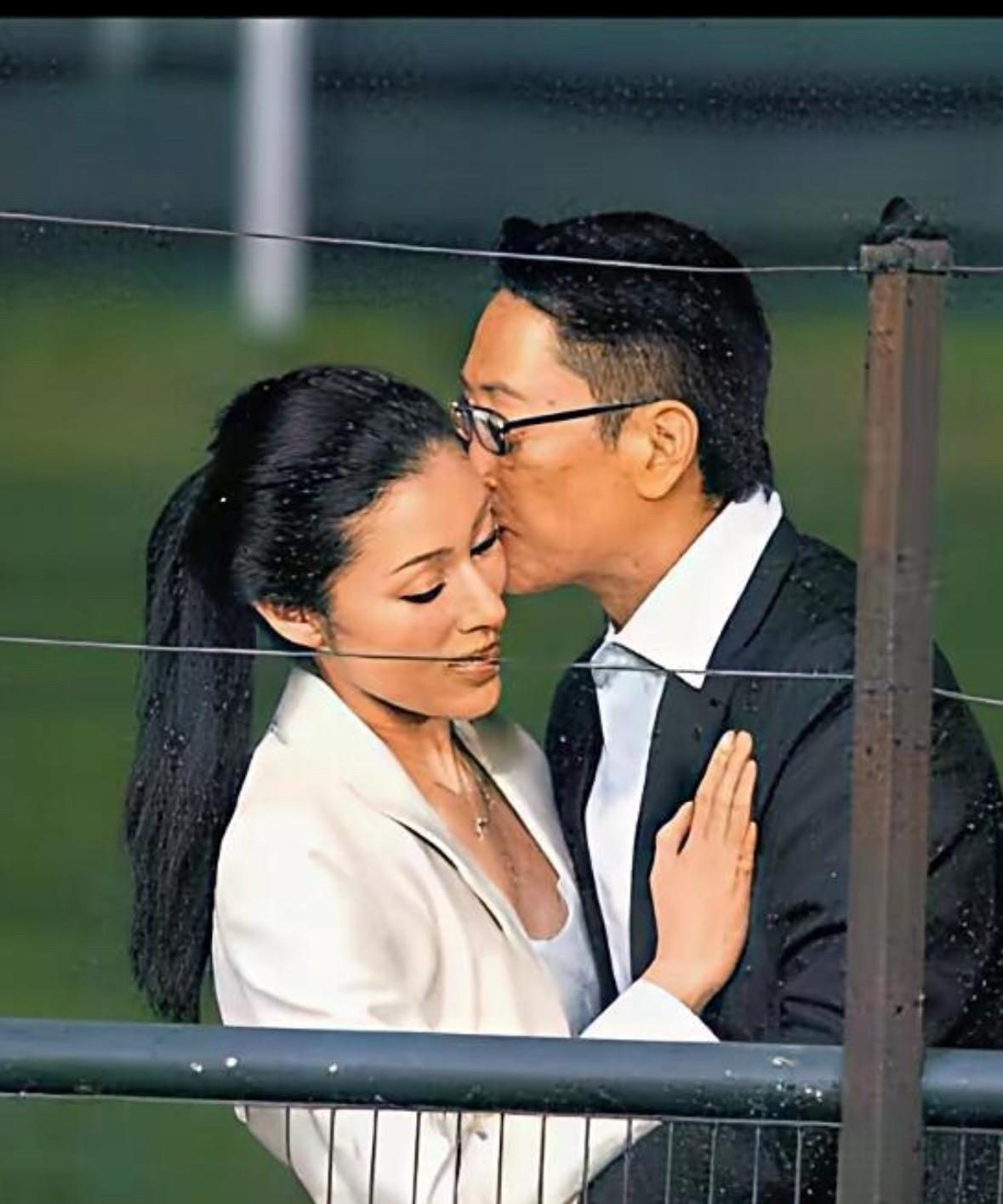 2008年，李嘉欣许晋亨在香港赛马场那一吻曝光恋情时，多少人说她是豪门露水情缘？