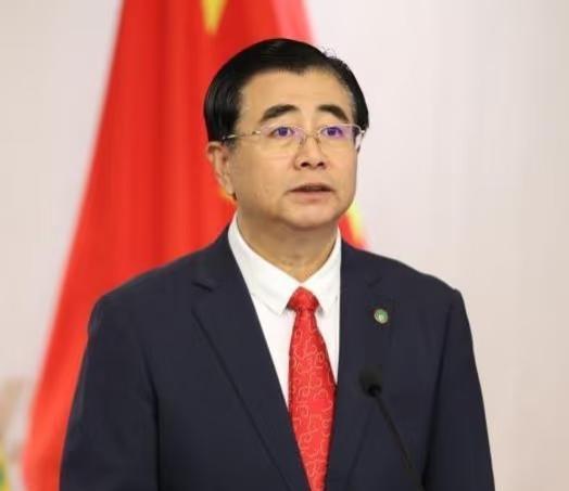 一句话评价国足历任主帅，大家觉得合适吗？
铁子，败光国产教练的气运和前景！
里皮