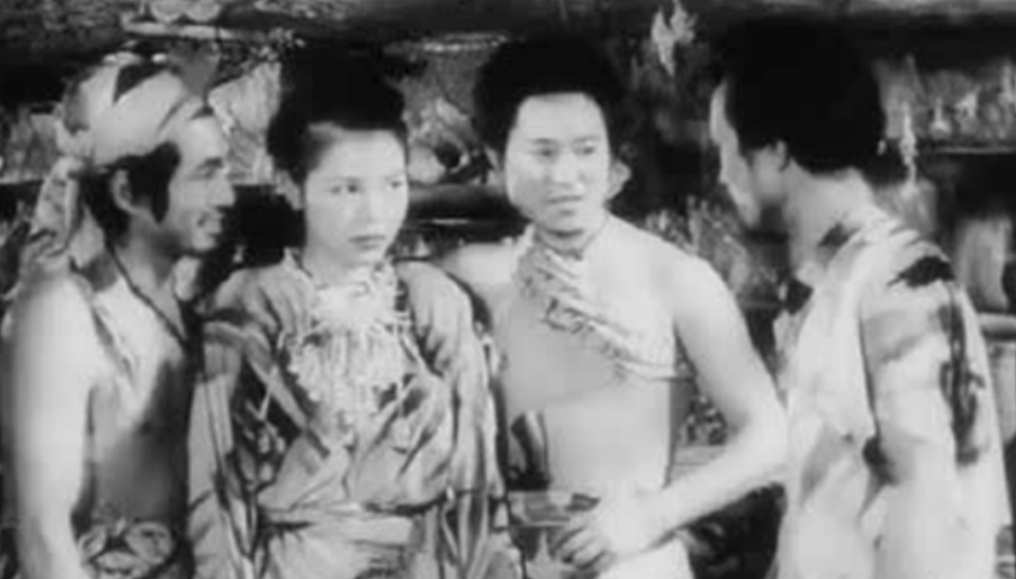 1944年，33名日本人流落太平洋荒岛。其中32名男性，一名女性。6年后他们获救