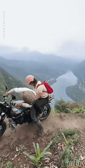 看动图答一成语，除了自作自受，你还能说出什么？