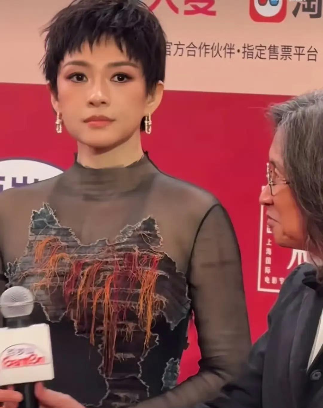 汪峰该后悔了！没想到46岁的章子怡一头短发直接年轻20岁，清爽干练让人耳目一新！