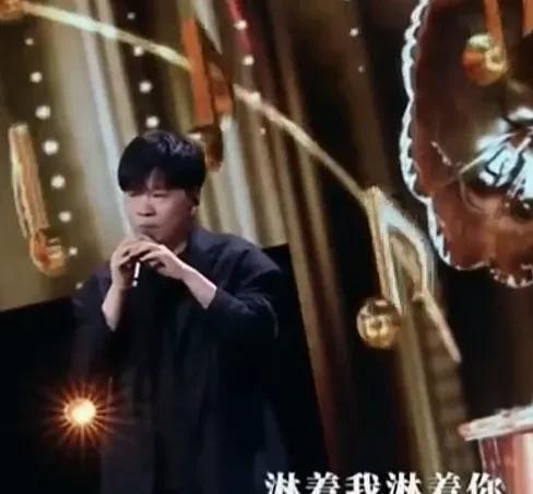谈常石磊翻唱邓丽君的歌曲
小编刷到了常石磊在娱乐平台《致敬经典》栏目中，串唱邓丽