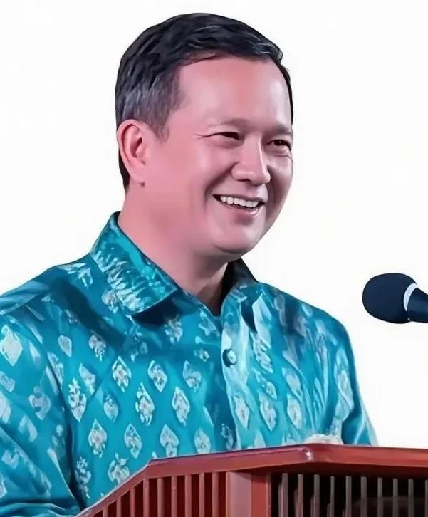 就在刚刚
柬埔寨首相洪玛奈宣布了！
要论中柬关系的根基，那得从“爷爷辈”的交情说