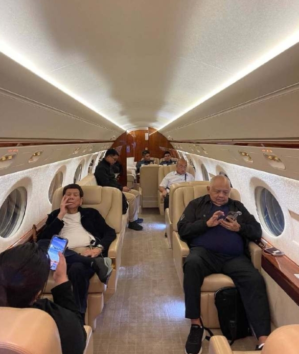 航空信息跟踪网站显示特尔特乘坐的飞机上午8:03分抵达迪拜，9:25分飞往荷兰鹿