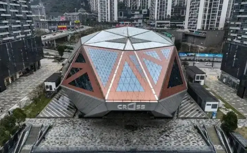 万万没想到！

濒临破产的越界影城（未来方舟店）成为中国历史上第一个单一电影票房