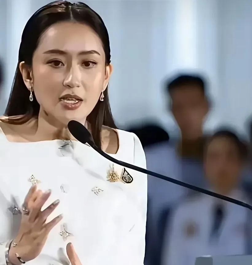 佩通坦，能不能再次担任总理呢？



 泰国空军袭击了柬埔寨的两个军事目标，面对