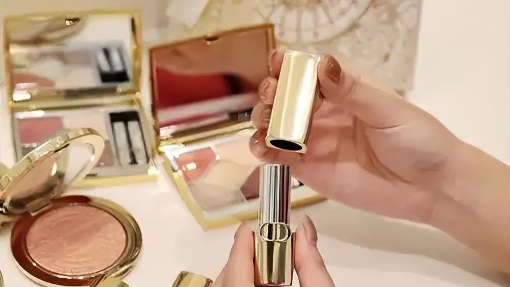 大牌也翻车？迪奥突爆数据泄露！网友炸锅：我的信息被看光了？