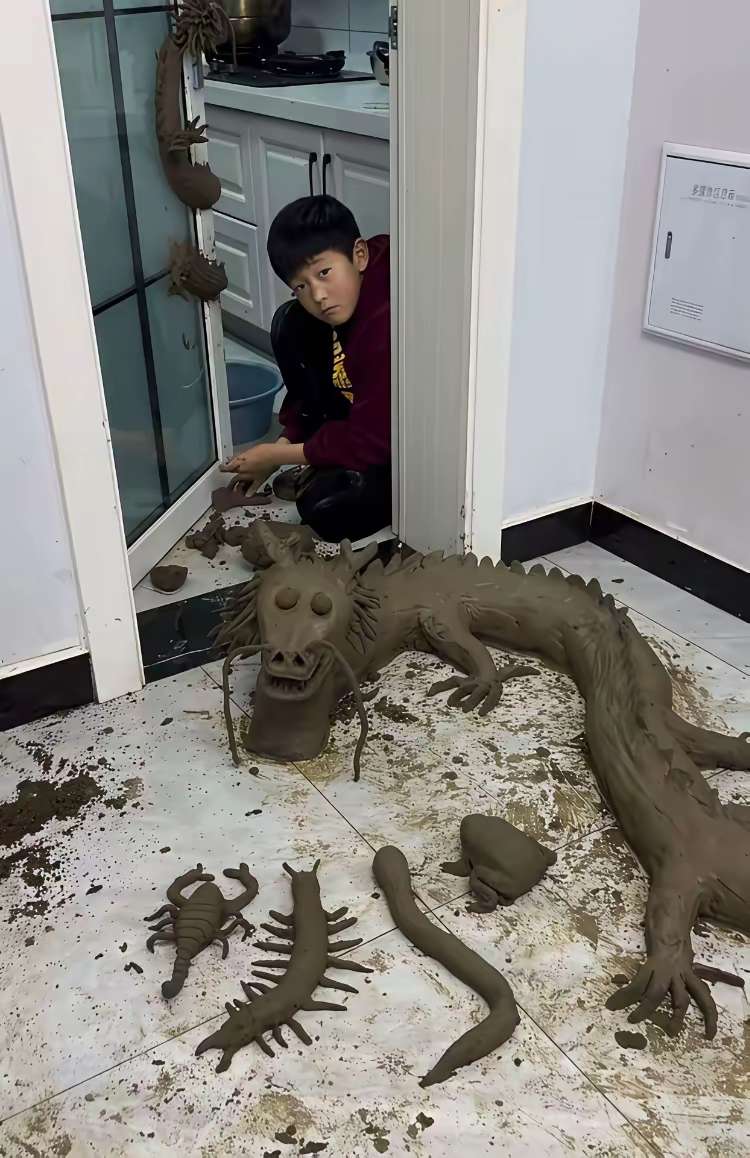 一回家天塌了，我是该打他还是夸他？