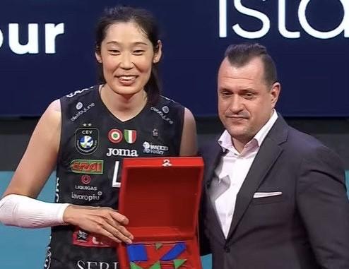 朱婷—VOLLEYBALL QUEEN，永远的灯塔；用最佳表现，给看轻你的人，最