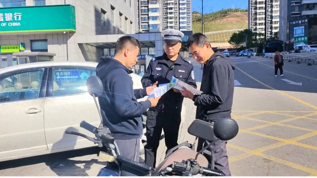 兴县：一盔一带进社区 安全意识入人心