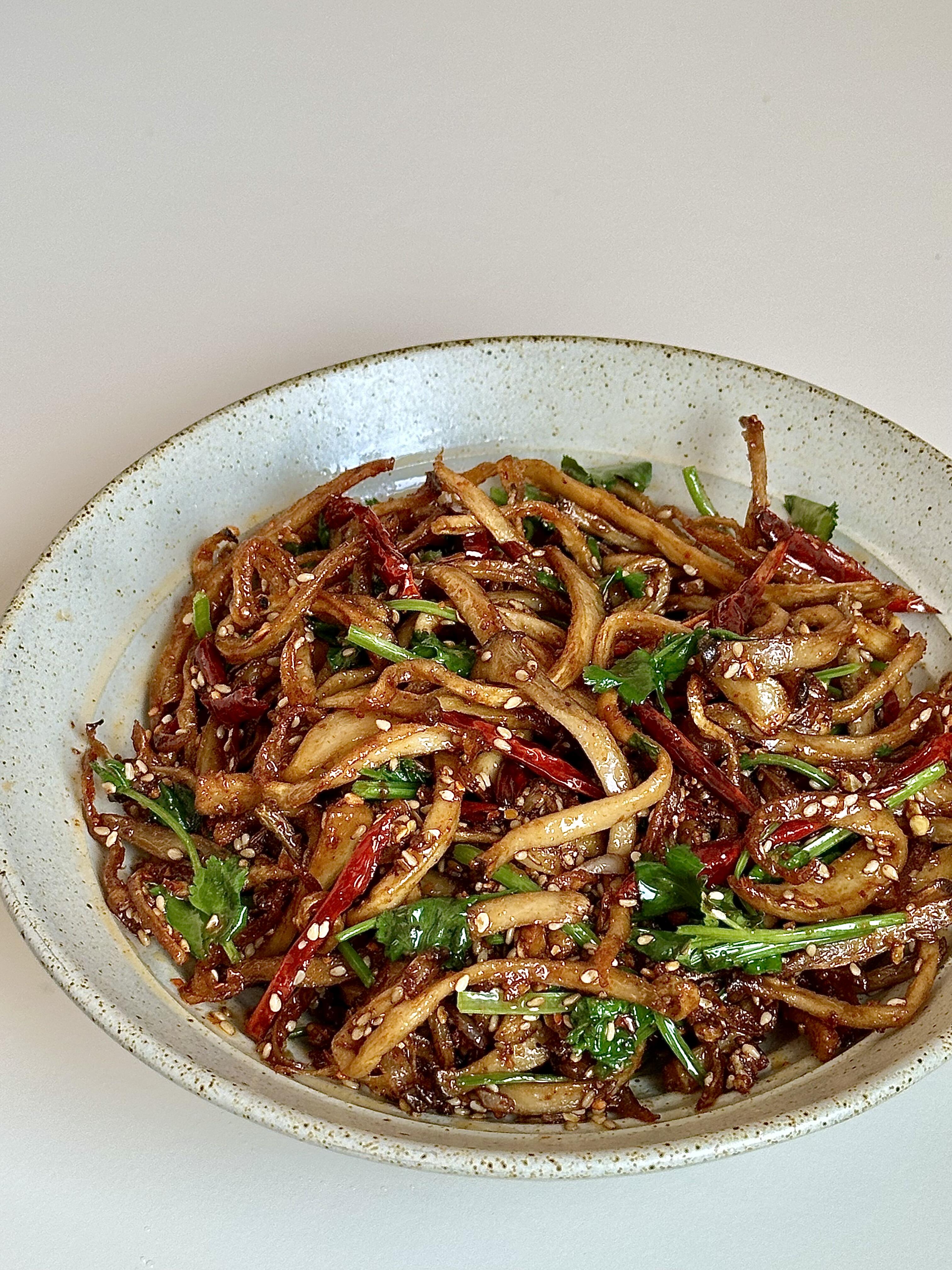 干煸孜然味杏鲍菇！我的美食逆袭记
哇塞！这干煸孜然味杏鲍菇，一吃就停不下来啦！感