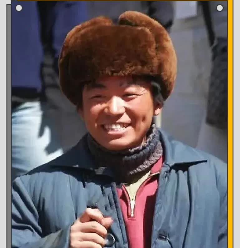 【草根影视明星丨王宝强与释小龙在少林寺练武时的合影照】