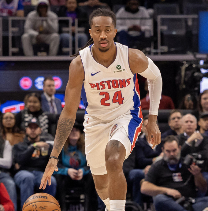 1月5日，NBA常规赛，骑士主场对阵活塞。
次节比赛，活塞后卫丹尼斯-詹金斯单节