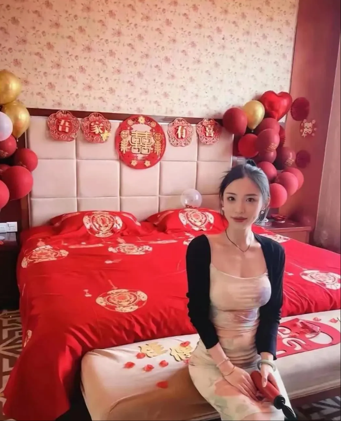 伴娘为何一直盯着我，给我整不会了都