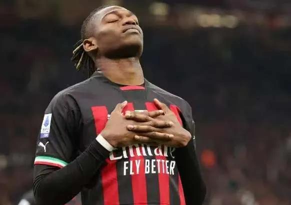 AC 米兰VS巴里，14年之后在交手！
几天之后，米兰将参加新赛季的第一场正式比