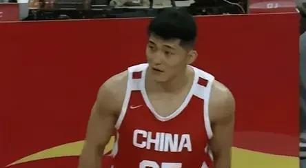 男篮这几个看似不错，再入国家队机率不高
李祥波:司职4.5号位，硬伤是身高2.0