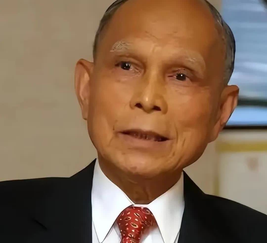 霍家为何排不进香港四大家族！

首先要说霍家的资产，真的不比香港四大家族少多