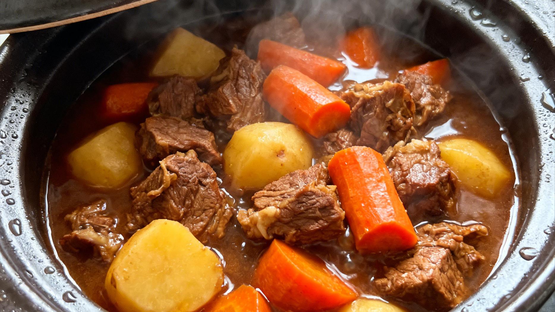 烟火人间：红烧羊肉的家常炖煮之道