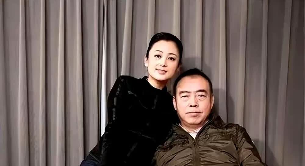 陈凯歌和陈红这对夫妻，婚姻长跑29年，状态差异还挺明显。73岁的陈凯歌衰老“萎缩