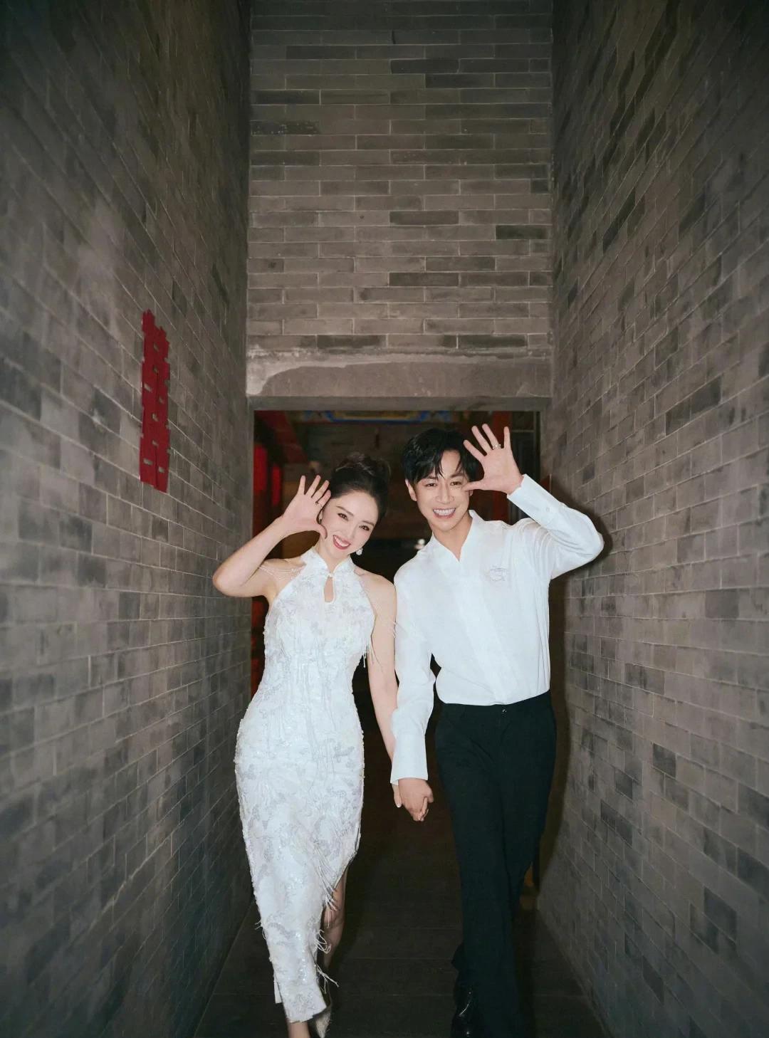 我怀疑董璇是花钱请张维伊演戏，为了捧红女儿小酒窝[灵光一闪]
实在想不通董璇为什