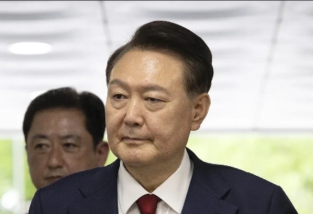韩国内乱特检组要求被拘留的尹前总统于14日下午接受调查。这已经是第二次了，之前在