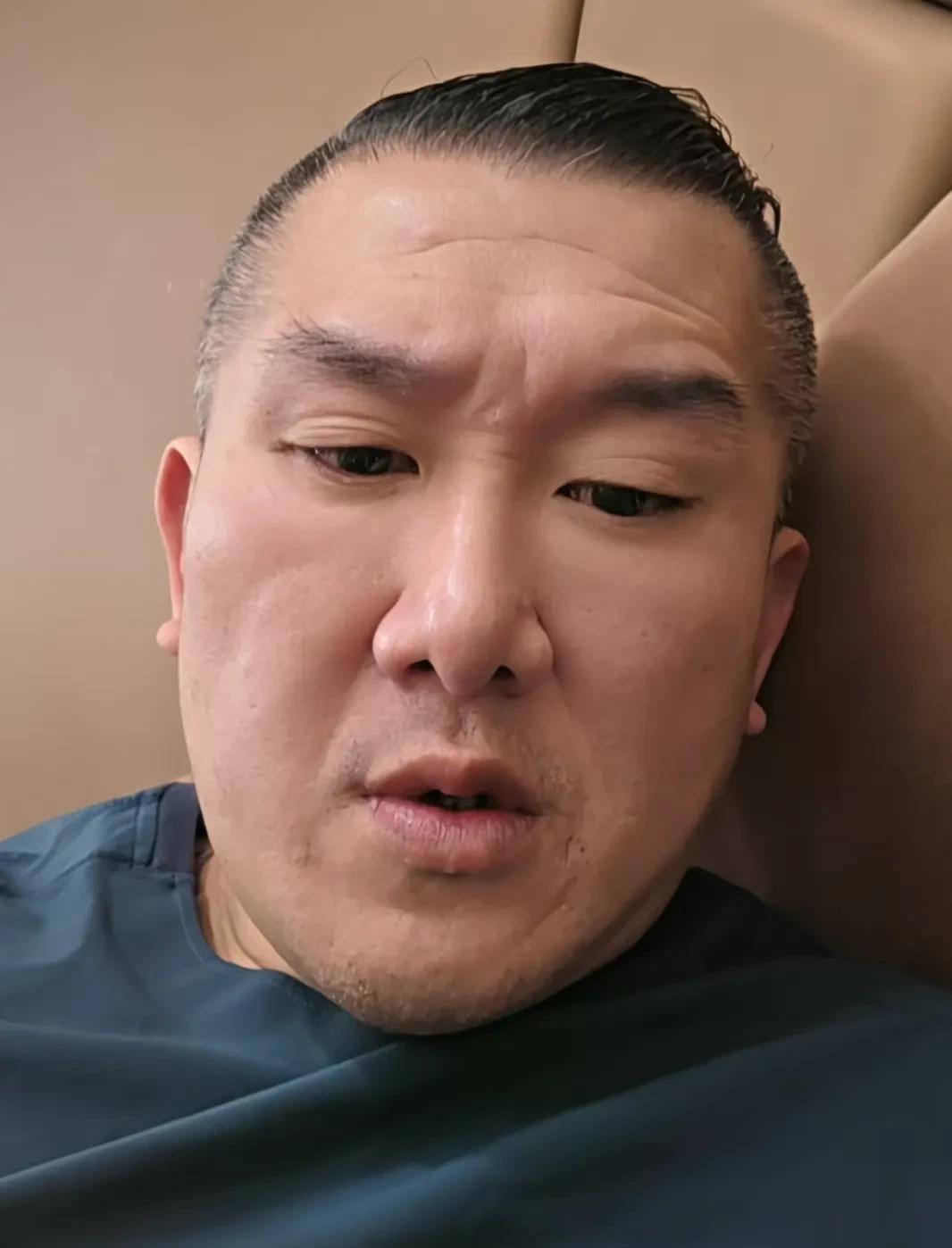 宣扬统一和经商发财矛盾吗？
馆长近期的言论和行动都是很正面的，是有利于统的，在戳