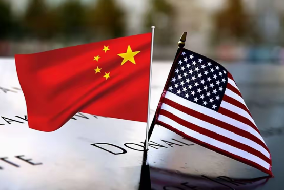 西方国家向中国示好，美国竟公开抛威胁：“与中国走近，无异于自掘坟墓、自割咽喉”。