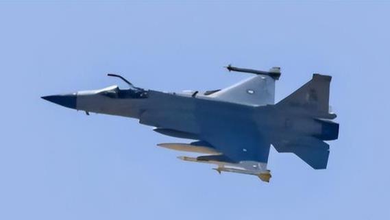 外网再次炸锅，高加索强国下订单1亿美元1架，拿下40架枭龙战机