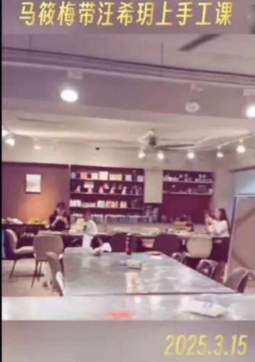s妈不让两个孩子参加大s的葬礼？
大s下葬那天，s家的御用媒体报道这则消息时，说