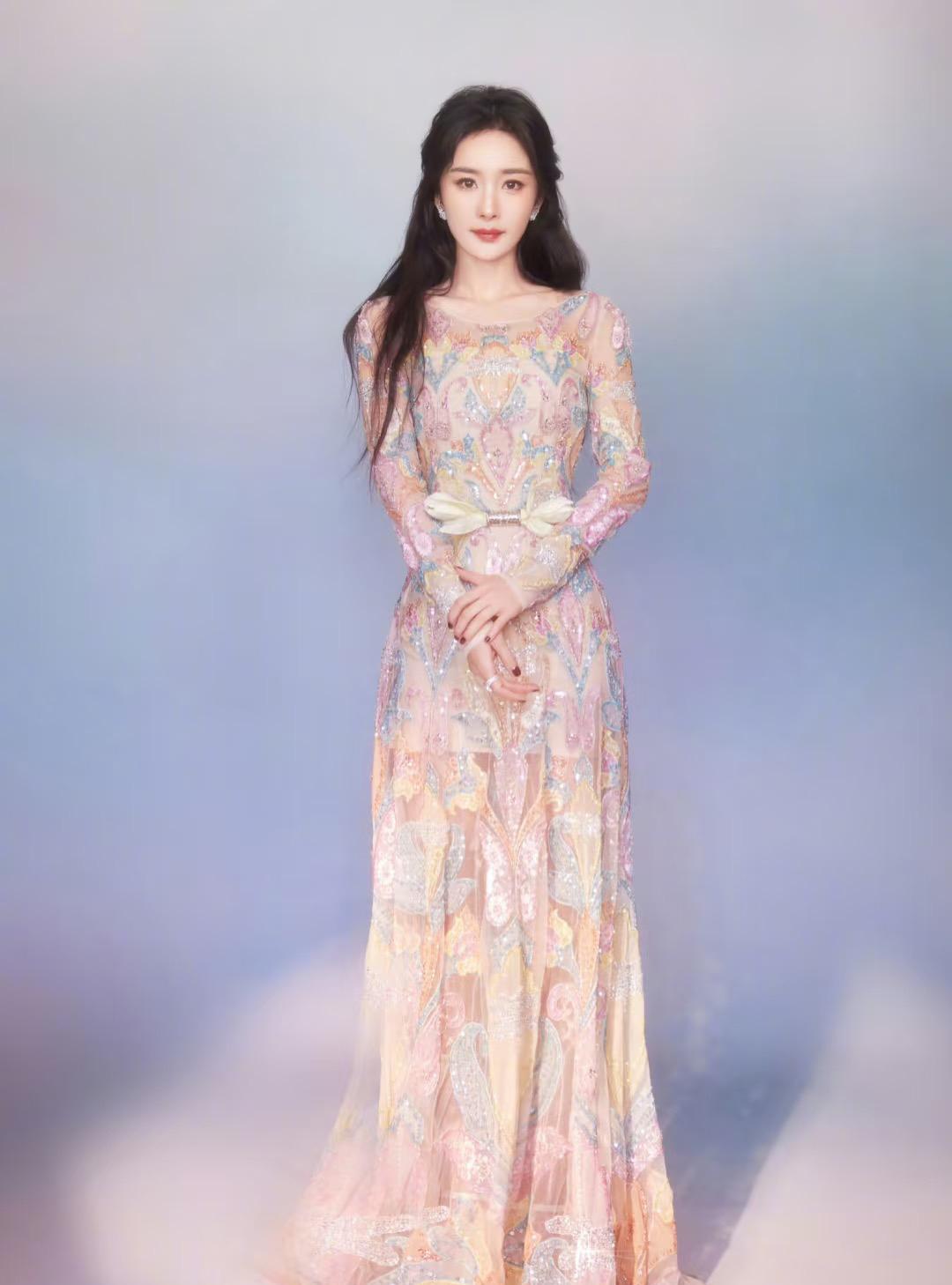 杨幂 最新时尚巴莎美照～