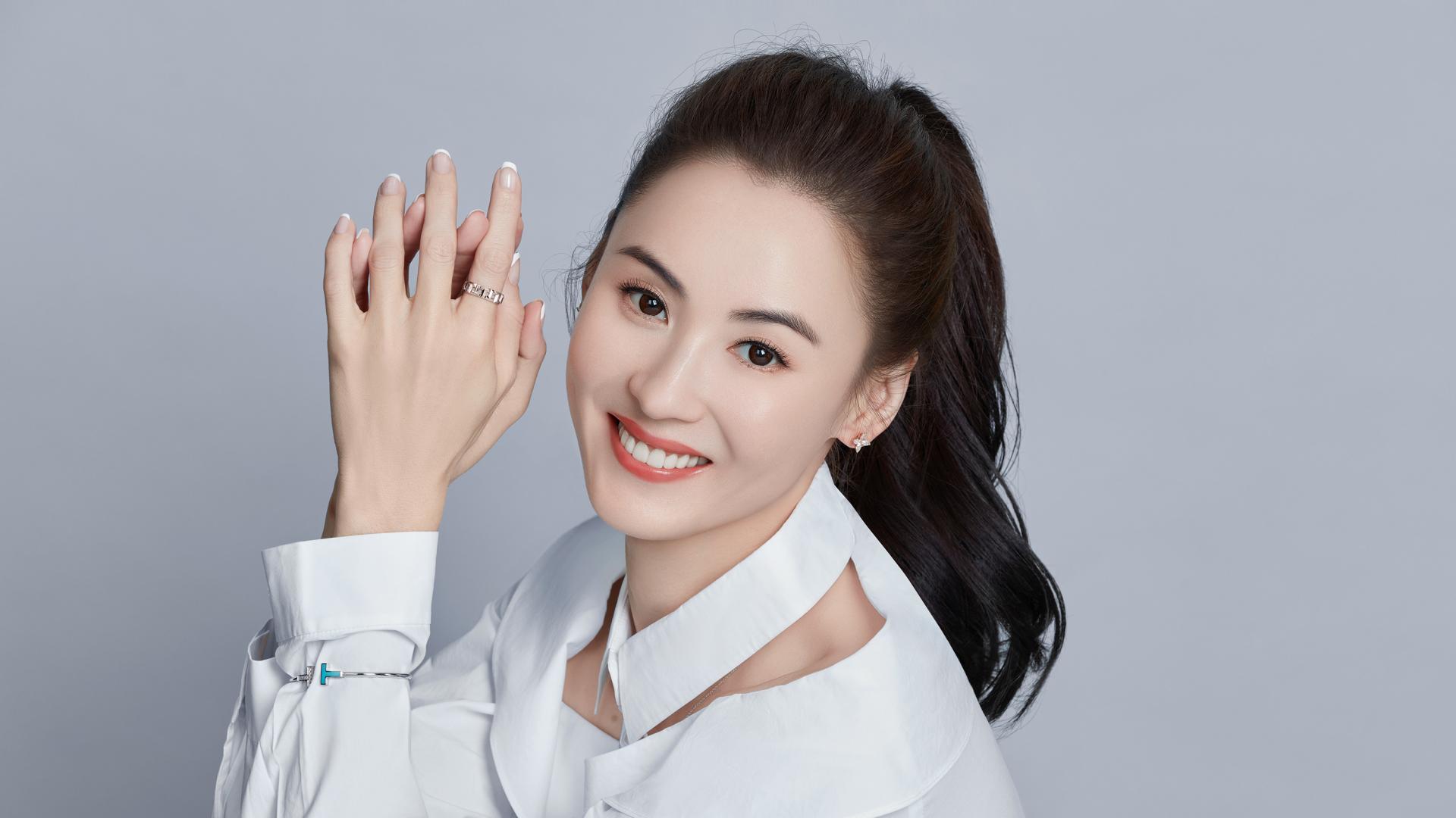 张柏芝45岁立遗嘱引哗然，与佘诗曼经历大不同，背后生死观冲突几何