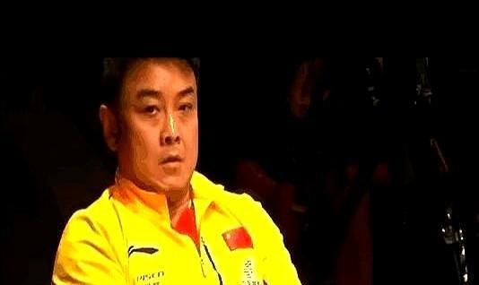 巴黎奥运那天晚上挺吓人的，王楚钦输了，镜头里刘国梁带着教练们熬夜开会，所有人都盯
