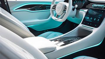 智能座舱显示技术争霸：Mini LED与OLED终极对决 重庆展成技术落地核心舞台