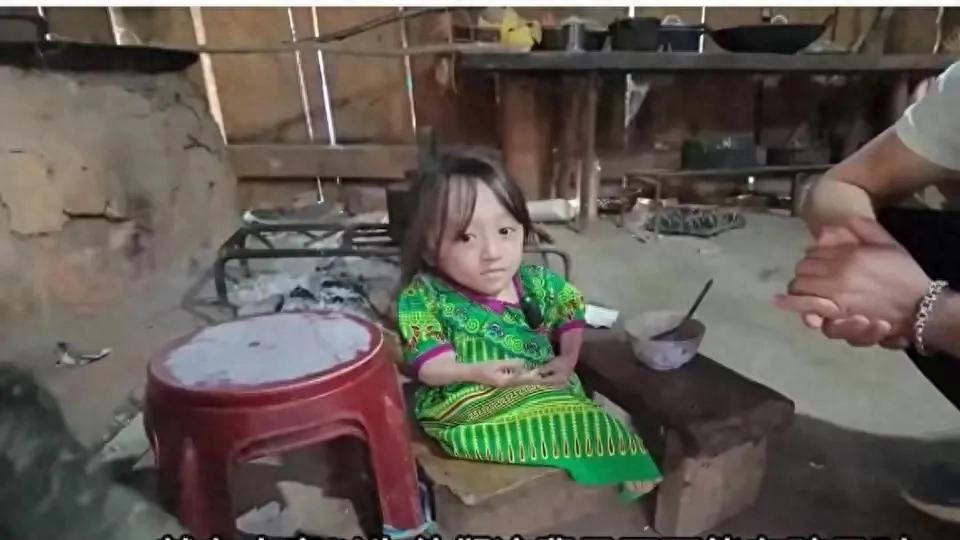 50cm孕妇冒死生子！丈夫借钱买排骨庆祝，医生怒斥：这是在杀人！